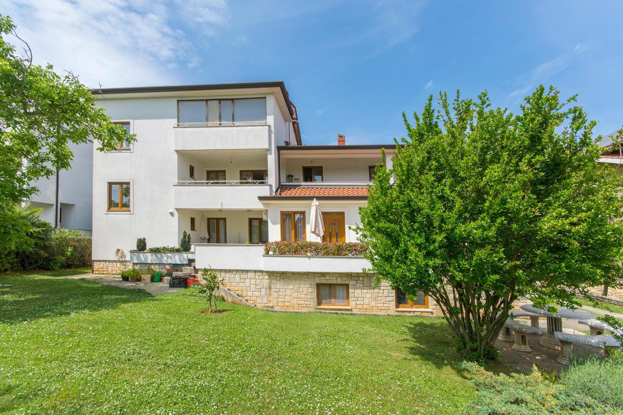 Navetta Apartment Пореч Екстериор снимка